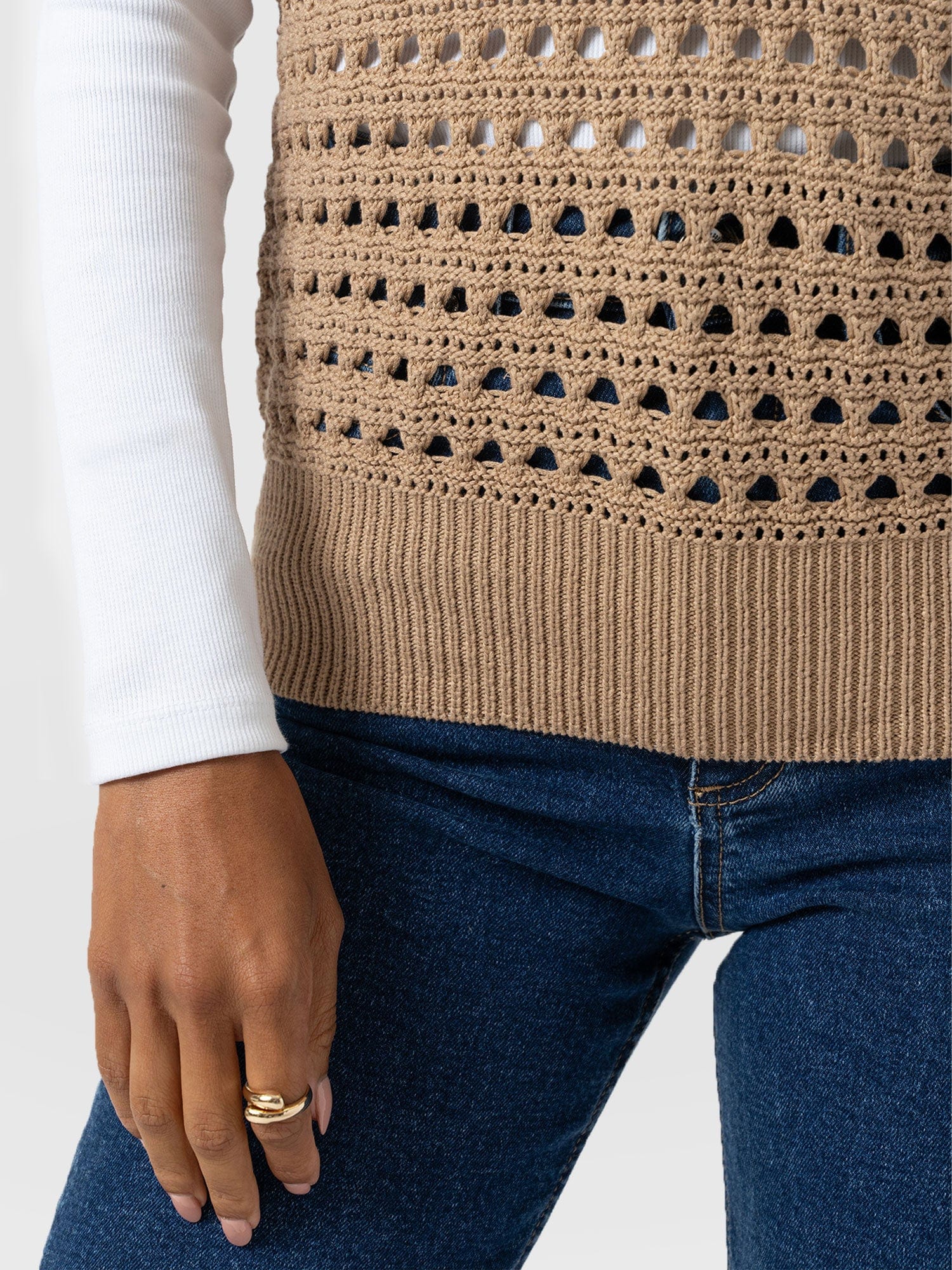 Adler Sleeveless Knit Camel - Women's Vests | Saint + Sofia® EU